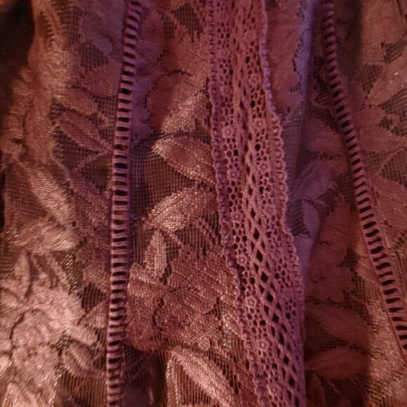 NWOT Fun Floral Burgundy Lace Swing Top by Xhilaration - Picture 6 of 7